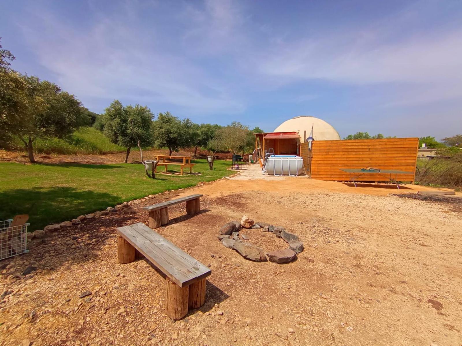 Olive Dome - כיפה גיאודזית ענקית ומודרנית בין עצי הזית Hotell Yavneʼel Exteriör bild